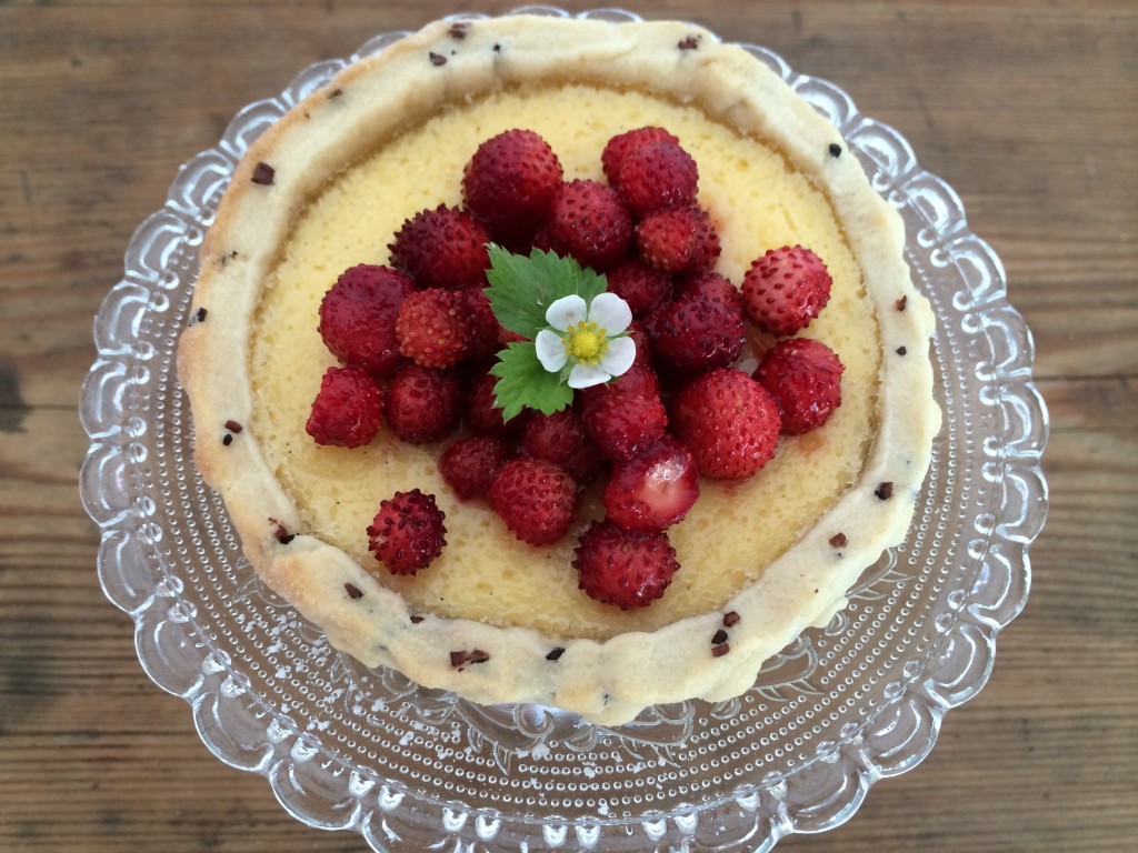 Vanilletarte mit Walderdbeeren