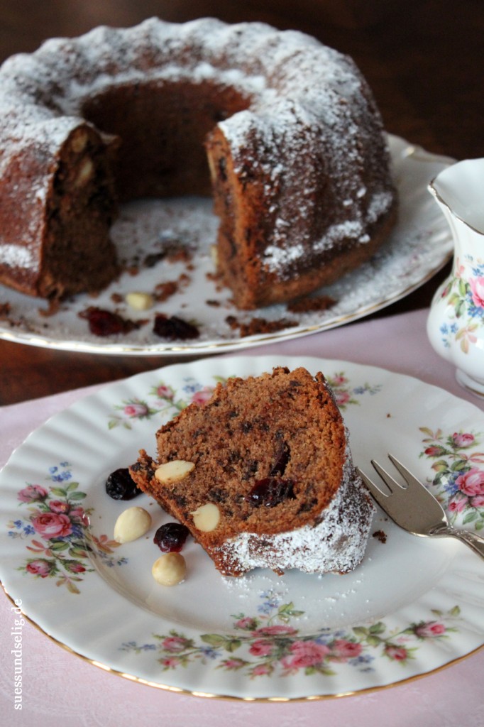 Gugelhupf Schokolade Mandeln Cranberries