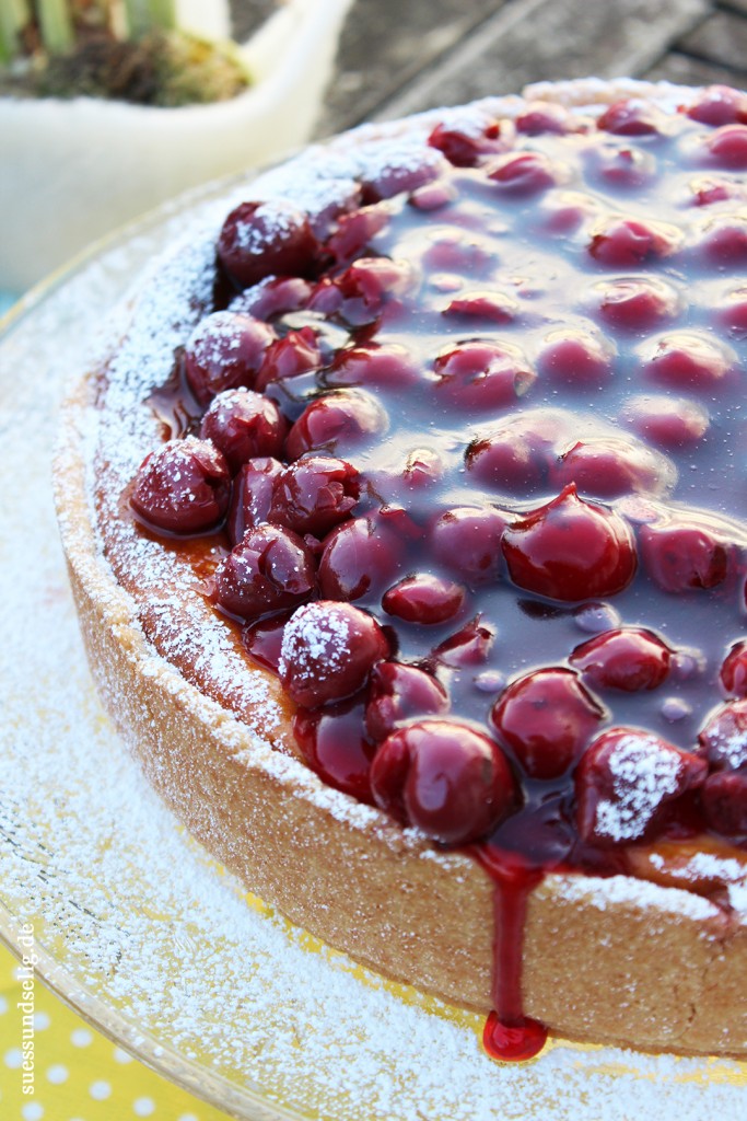 Kokos-Mascarpone-Käsekuchen mit Kirschen