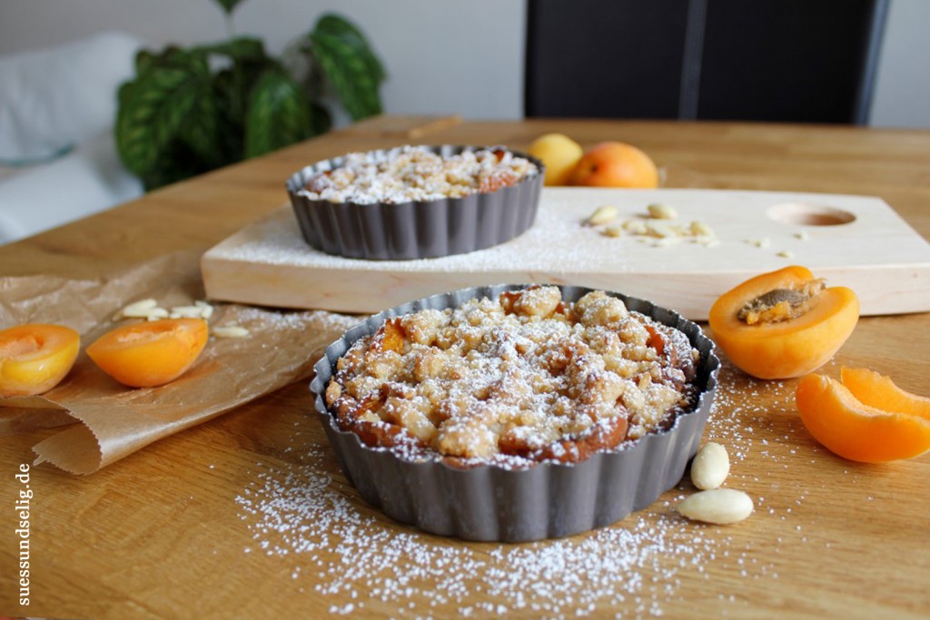 Streuselkuchen mit Mandeln und Aprikosen