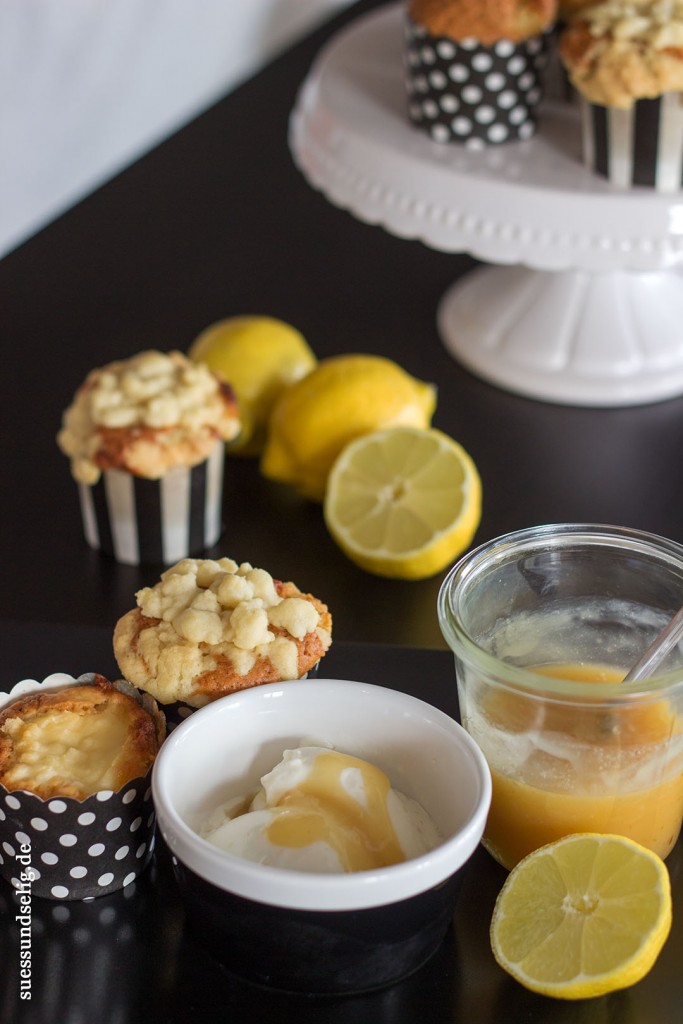 Zitronen-Muffins mit Frischkäsefüllung und Lemon Curd