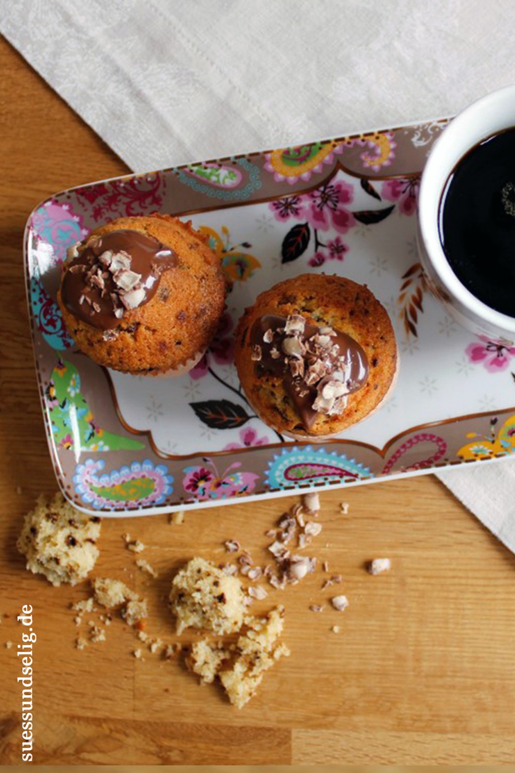 Kaffee-Cupcakes mit Nougat-Sahne-Füllung und Nougat-Schokoladenraspel