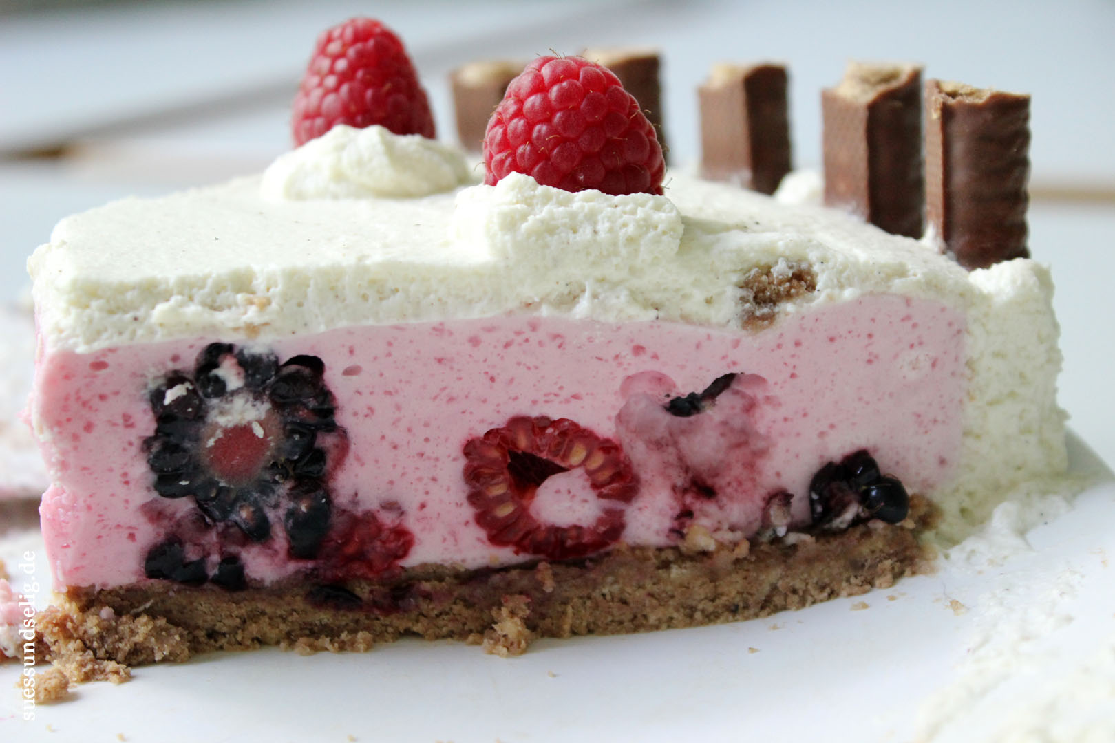 Kalte Himbeer-Amicelli-Torte: Fruchtige Joghurtcreme trifft ...