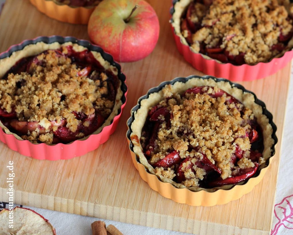 Apfel-Holunder-Zimt-Streuselkuchen