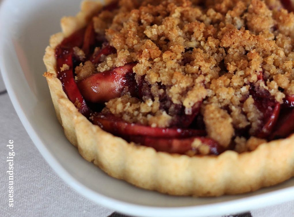 Apfel-Holunder-Zimt-Streuselkuchen